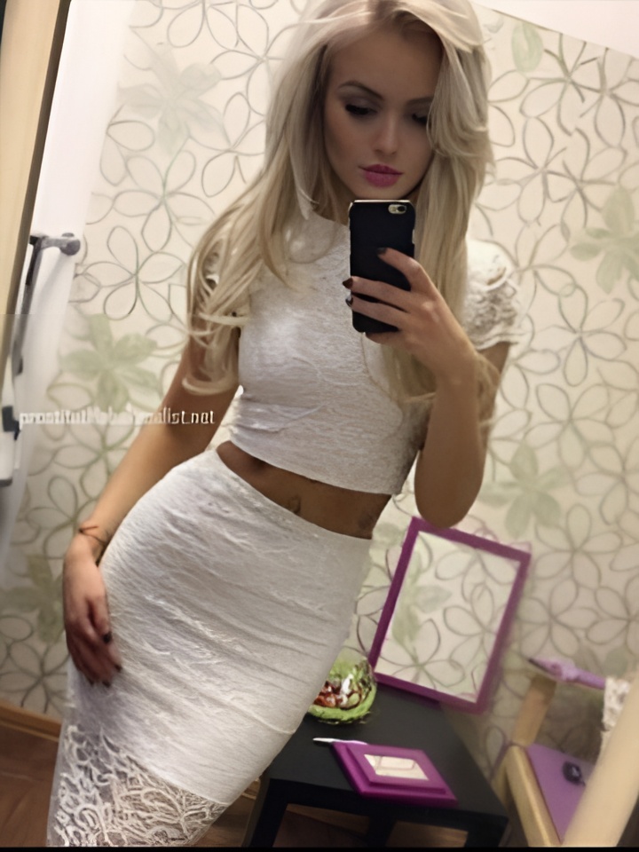 Каролина привлекальеная девушка из Кольчугино цена от 5000 руб