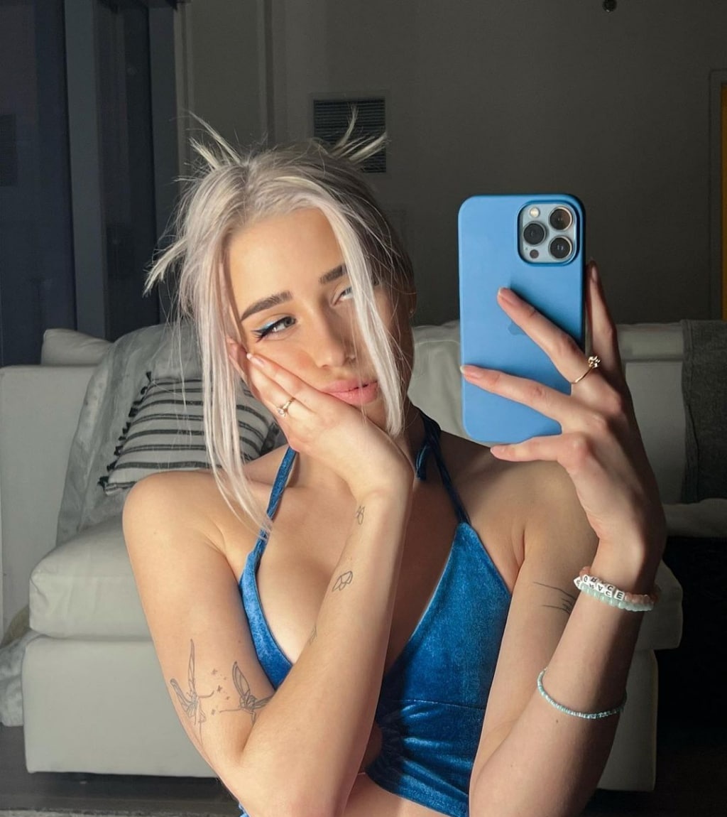 Ника привлекальеная девушка из Кольчугино цена от 10000 руб