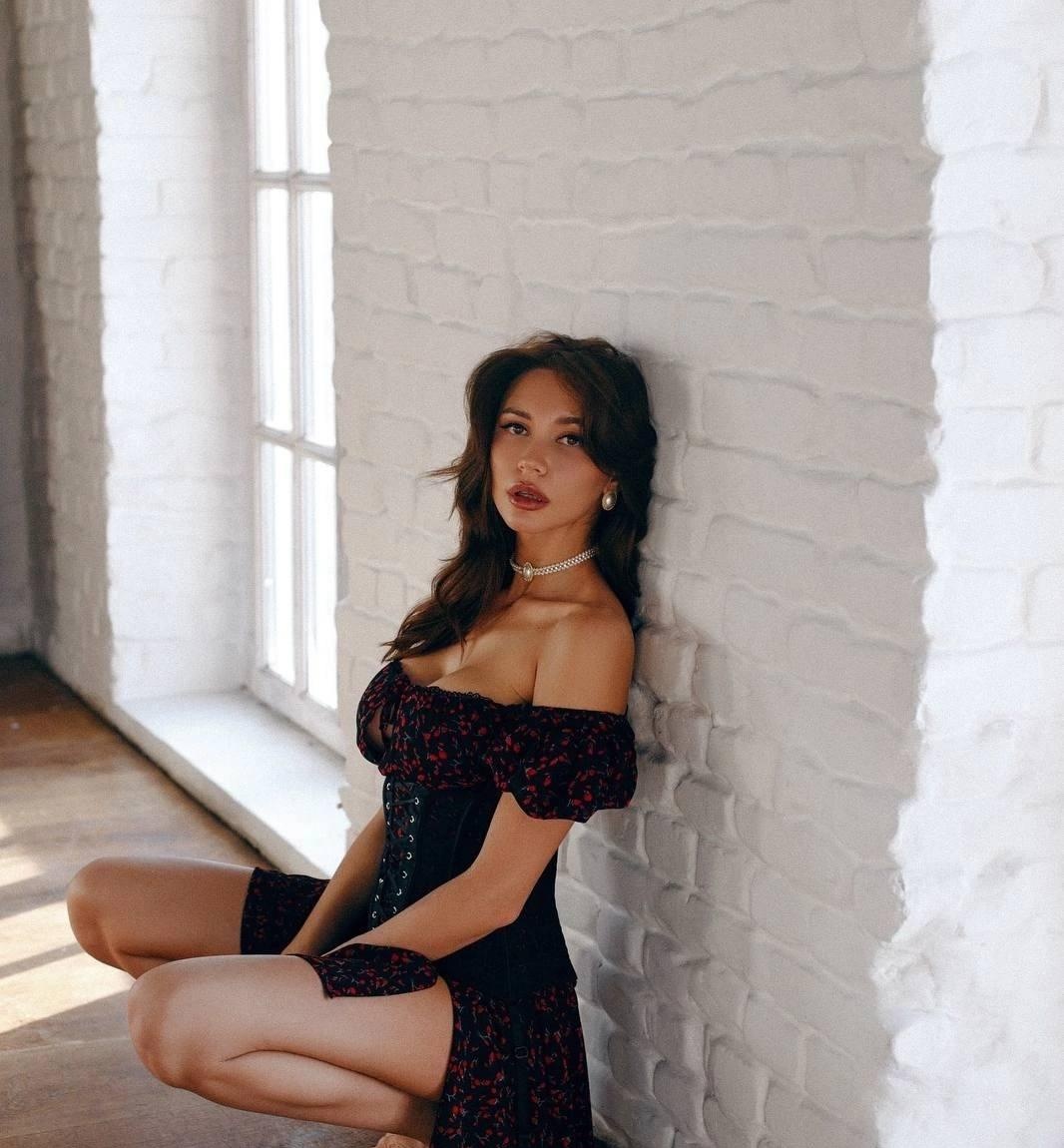 Маргоша привлекальеная девушка из Кольчугино цена от 6000 руб