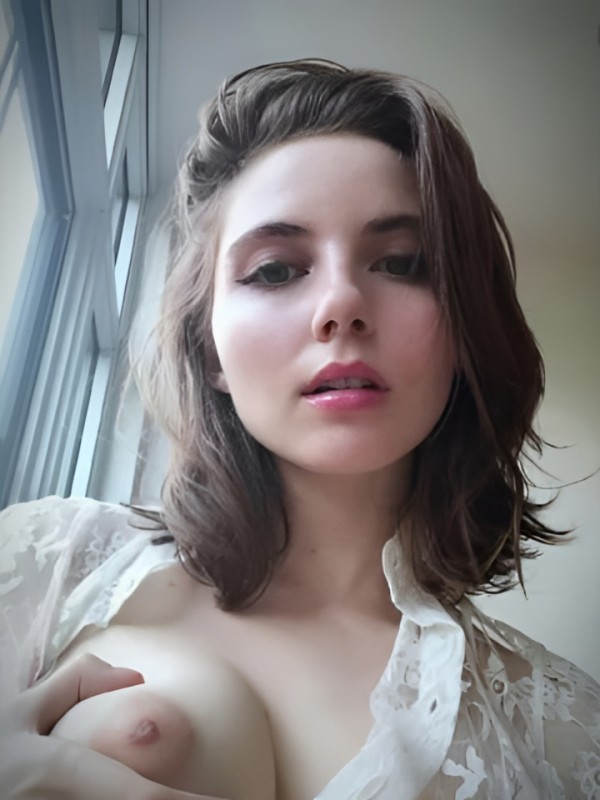 Адель привлекательная девушка из Кольчугино цена от 10000 руб