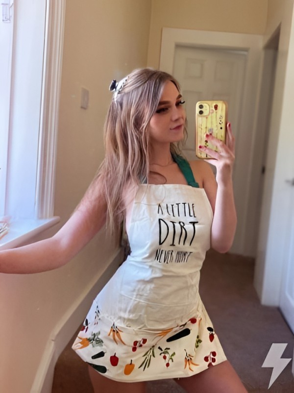 Элеонора привлекательная девушка из Кольчугино цена от 2500 руб