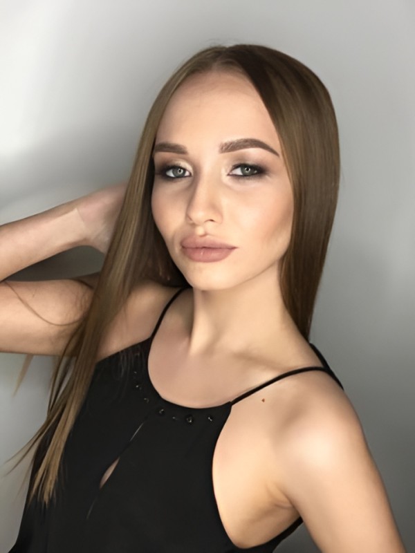 Карина привлекательная девушка из Кольчугино цена от 1500 руб