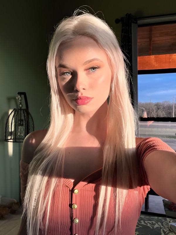 Раиса привлекательная девушка из Кольчугино цена от 2500 руб